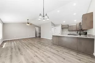 400 Chantilly Ct, Warrenton, MO 63383 - Photo 8