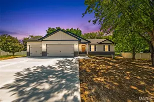 400 Chantilly Ct, Warrenton, MO 63383 - Photo 1