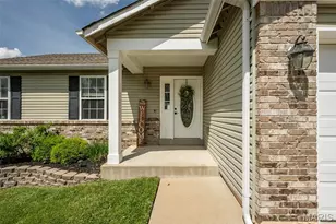 179 Cherrywood Parc Dr, O'Fallon, MO 63368 - Photo 2