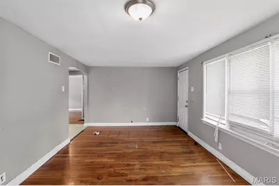 8110 Underhill Drive, University City, MO 63114 - Photo 6