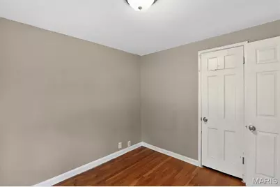 8110 Underhill Drive, University City, MO 63114 - Photo 16