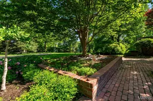 50 Creekwood Ln, Saint Louis, MO 63124 - Photo 4