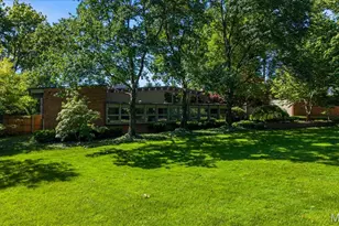 50 Creekwood Ln, Saint Louis, MO 63124 - Photo 2