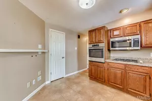 750 Jungs Station Rd, Saint Charles, MO 63303 - Photo 12
