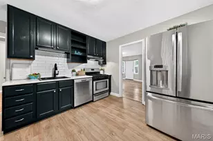 860 Loekes Dr, Florissant, MO 63031 - Photo 4