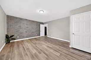 860 Loekes Dr, Florissant, MO 63031 - Photo 6