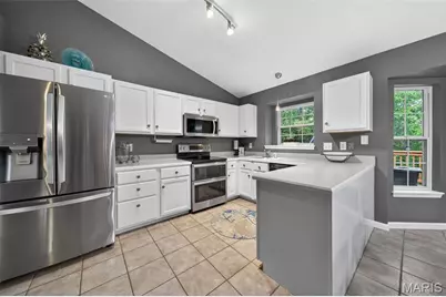 614 S Carolina Court, Saint Charles, MO 63303 - Photo 12