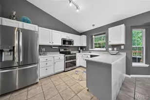 614 S Carolina Ct, Saint Charles, MO 63303 - Photo 12