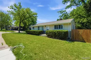 1 Oxford Pl, Saint Charles, MO 63301 - Photo 4