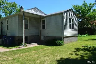 9578 Breckenridge Rd, Breckenridge Hills, MO 63114 - Photo 2