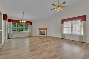 16005 Rose Wreath Ln, Florissant, MO 63034 - Photo 4