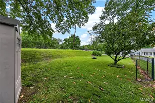 10732 St Francis Ln, Saint Ann, MO 63074 - Photo 4