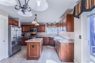 752 Charleston Oaks Dr, Ballwin, MO 63021 - Photo 8