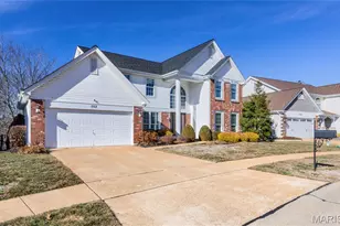 752 Charleston Oaks Dr, Ballwin, MO 63021 - Photo 2