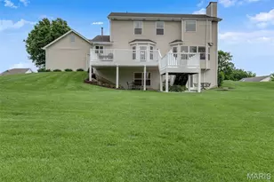 1613 Rembrandt Dr, O'Fallon, MO 63368 - Photo 2