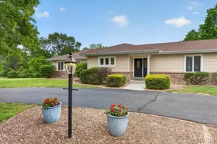 18506 Royal Dr, Warrenton, MO 63383 - Photo 2