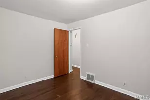 10428 Ashbrook Dr, Saint Louis, MO 63137 - Photo 14