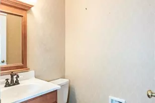 6564 Suson Woods Dr, Saint Louis, MO 63128 - Photo 14