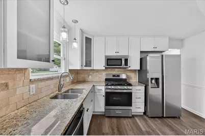 14 Olvera Circle, Florissant, MO 63031 - Photo 6
