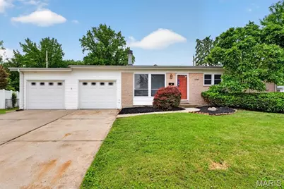 14 Olvera Circle, Florissant, MO 63031 - Photo 1