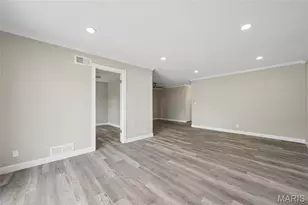 1279 Guelbreth Lane, Saint Louis, MO 63146 - Photo 12