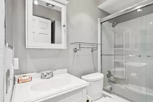 12579 Merrick Dr, Saint Louis, MO 63146 - Photo 26