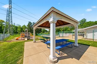 12579 Merrick Dr, Saint Louis, MO 63146 - Photo 38
