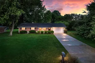 10050 Kalinda Ln, Saint Louis, MO 63128 - Photo 1