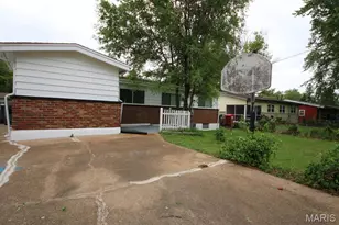 10215 Monarch Dr, Saint Louis, MO 63136 - Photo 22