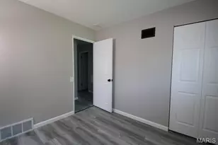 10215 Monarch Dr, Saint Louis, MO 63136 - Photo 14