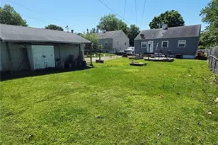 9503 Ridge Ave, Overland, MO 63114 - Photo 12