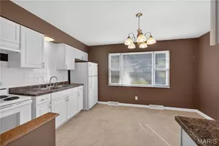 21 Fern Ridge Rd, Valley Park, MO 63088 - Photo 6