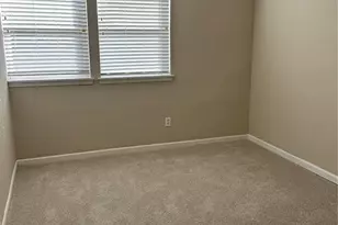 1951 Greenpoint Dr, Kirkwood, MO 63122 - Photo 16