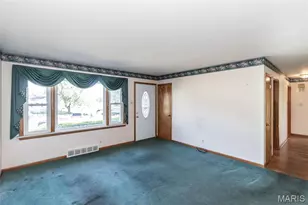11048 Ridge Forest Ct, Saint Louis, MO 63126 - Photo 4