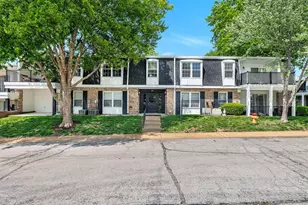 1673 Herault Pl, Saint Louis, MO 63125 - Photo 2