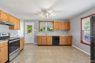 1107 W Congress St, Pacific, MO 63069 - Photo 8