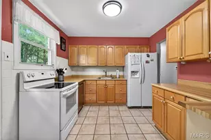 457 Vail Ct, Ballwin, MO 63021 - Photo 2