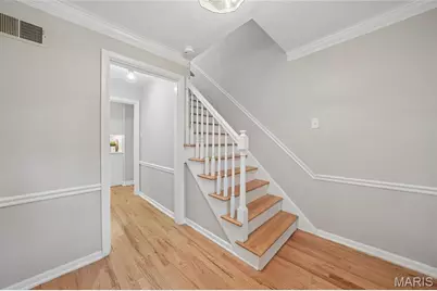 9366 White Avenue, Brentwood, MO 63144 - Photo 2
