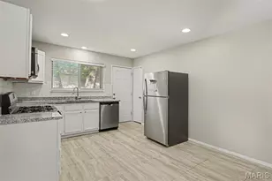 3145 Chicory Creek Ln, Florissant, MO 63031 - Photo 6
