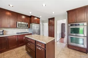 1907 Dovercliff Ct, Chesterfield, MO 63017 - Photo 16