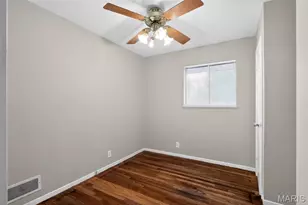 10247 Valley Dr, Saint Louis, MO 63137 - Photo 12