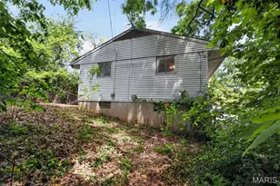 10247 Valley Dr, Saint Louis, MO 63137 - Photo 4