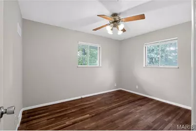 10247 Valley Drive, Saint Louis, MO 63137 - Photo 14