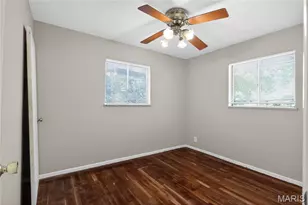 10247 Valley Dr, Saint Louis, MO 63137 - Photo 12