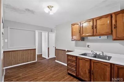 10247 Valley Drive, Saint Louis, MO 63137 - Photo 18
