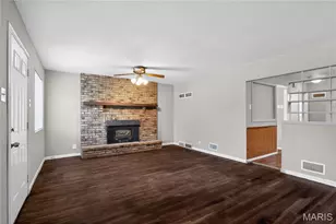 10247 Valley Dr, Saint Louis, MO 63137 - Photo 16