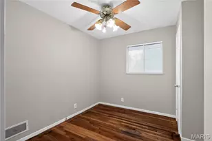 10247 Valley Dr, Saint Louis, MO 63137 - Photo 12