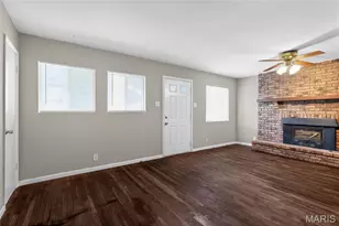 10247 Valley Dr, Saint Louis, MO 63137 - Photo 14