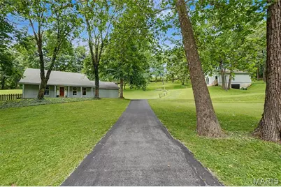 4120 Charbonier Road, Florissant, MO 63031 - Photo 2