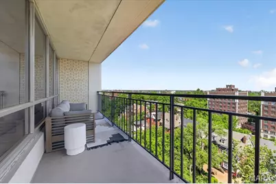 4501 Lindell Boulevard #10B, Saint Louis, MO 63108 - Photo 16